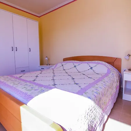 In Goles Makarska * Sukošan